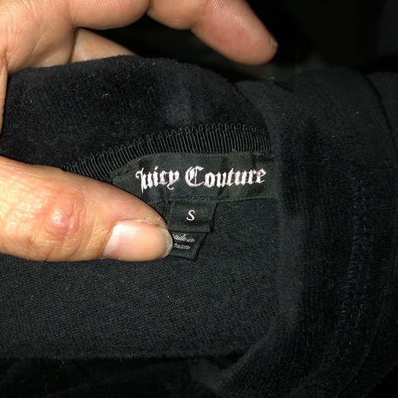 Clothes - Picture 5 of 8